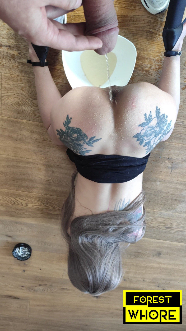 Forest-Whore: Ich gehe einen Monat lang auf die Toilette und trinke...