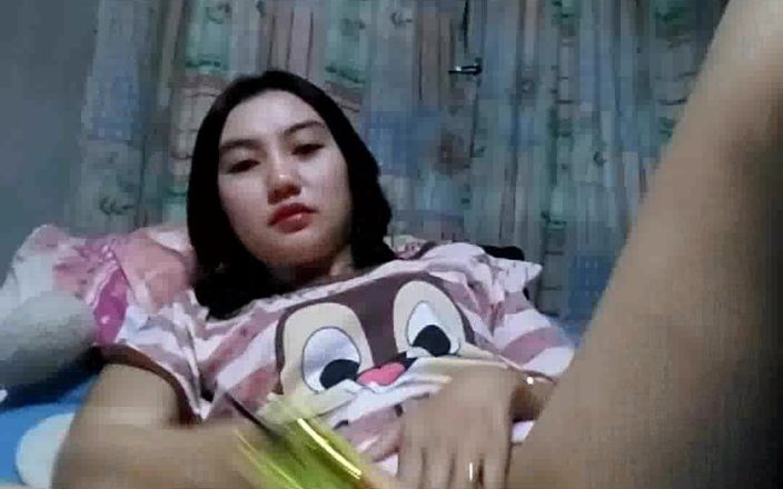 skyunited007: Cewek sange ini lagi asik masturbasi sampai muncrat