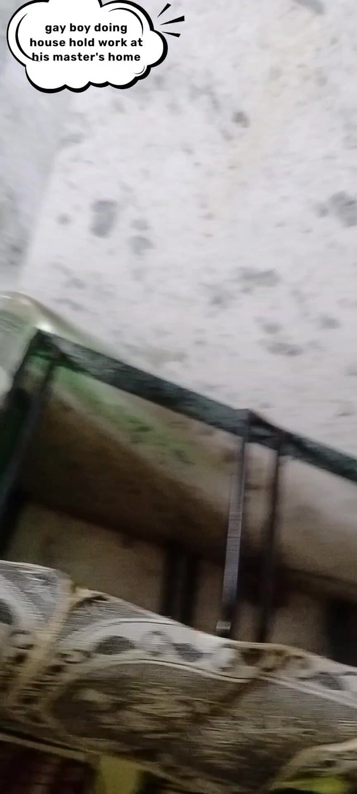 Ronit: Menino gay indiano indo sem roupa para a casa de...