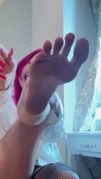 JOI Femdom เท้า - ถุงน่อง ฝ่าเท้า และนับถอยหลัง
