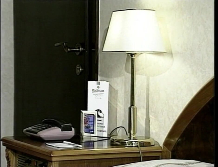 XTime Vod: Sexy blondine met grote borsten houdt van in de kont