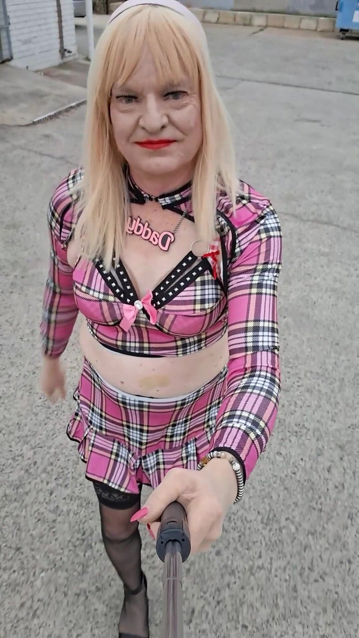 Sissymandy24: 西西曼迪格子花纹裙