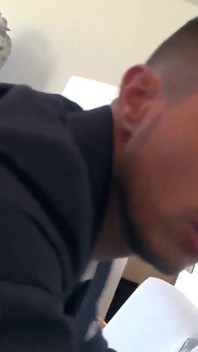 Menatplay - Johan Kane, gros mec blond, se fait sodomiser par le Latino Klein Kerr