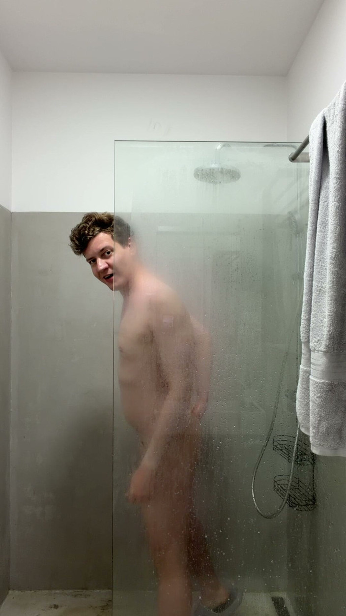 Tommy10boy: Gm with Me in a Shower