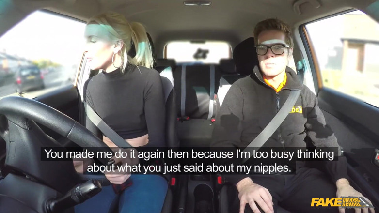 Fake Driving School: Fake driving school - die freche studenten-fahrerin lexi lou nimmt lehrerin...