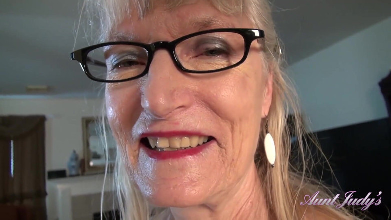 Aunt Judy's: AuntJudys - Diane, GILF amateur du Texas de 69 ans, est ta...