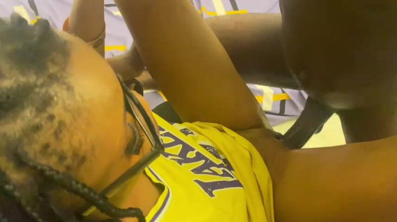 Xxx69bang: Üvey kız kardeşim sıkı amcığını siktiğimde buna bayılıyor