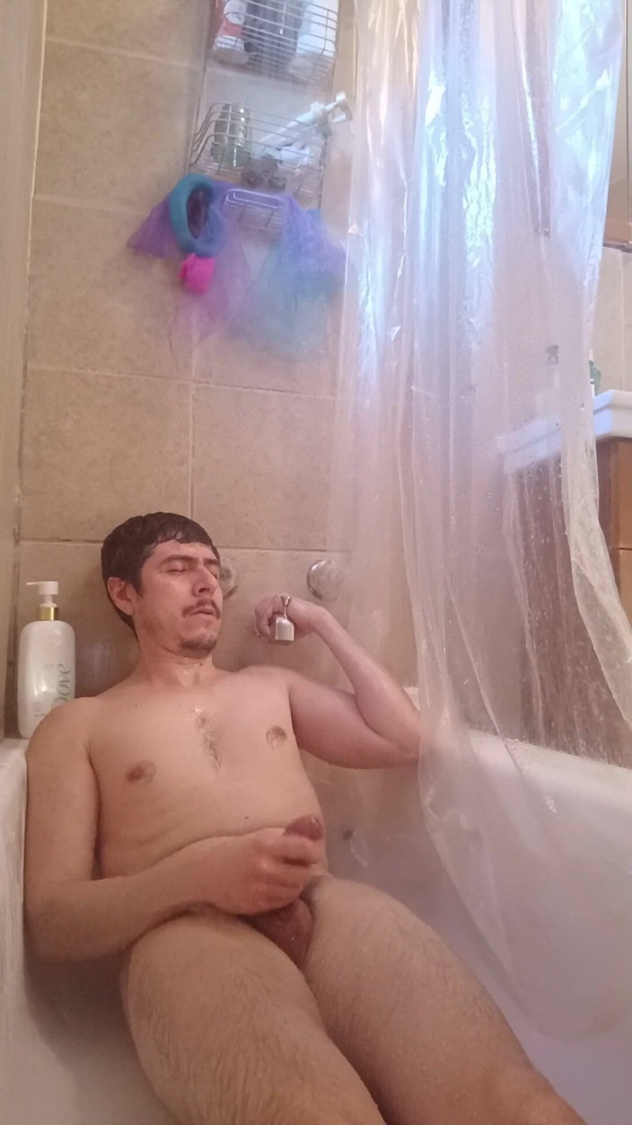 TabascoJake: Handsome Man Explodes Thick Cum in the Bathtube