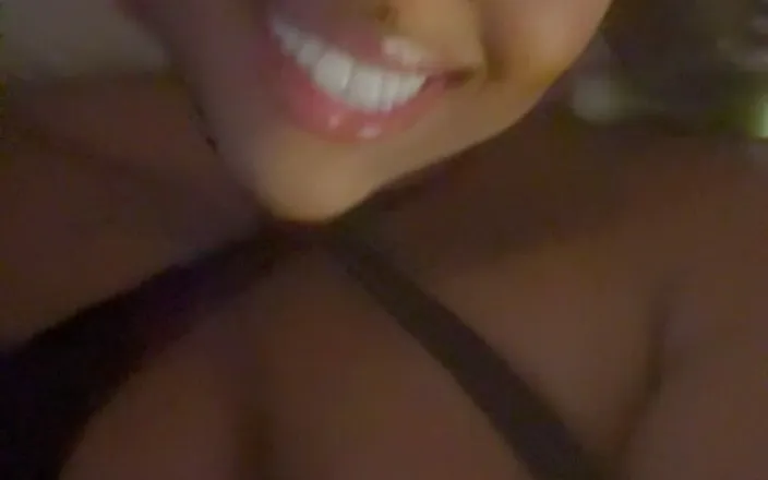 ChanteSuckumup: Sexy and seductive tease of a thick goddess! simply curvy...