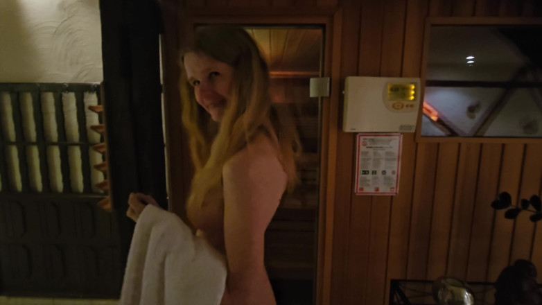 Bikergirl_97: Sauna se proměnila ve swingers klub