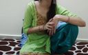 Saara Bhabhi: 집에 돌아온 사위가 시어머니에게 붙잡혀 따먹혀 더티톡으로 시어머니에게 따먹혀