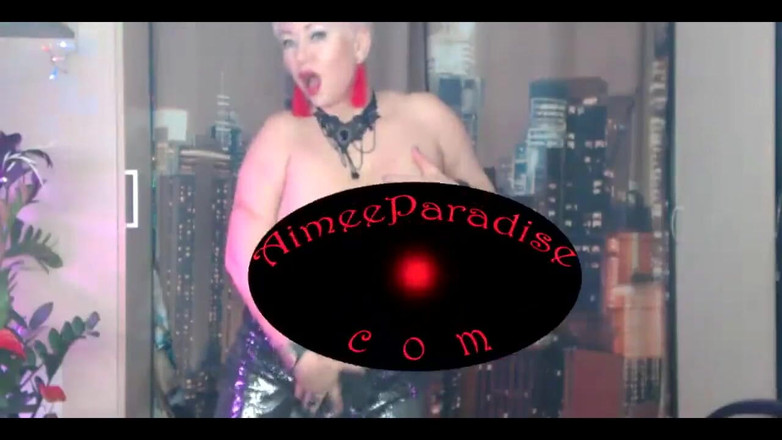 AimeeParadise: Fantasticky zralá lecherous děvka Aimee v její vojenské uniformě a...