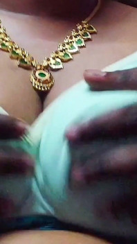 Sexo indiano com tia gostosa xxx novo lançamento