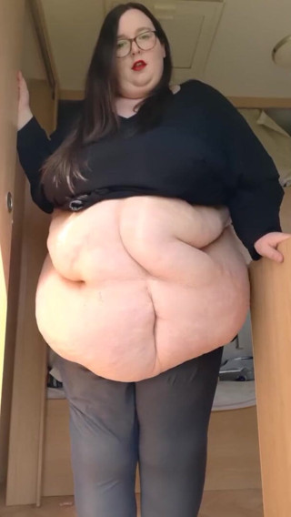 SSBBWLadyBrads: 캐러밴 워블리 박스에서 춤추는 배꼽