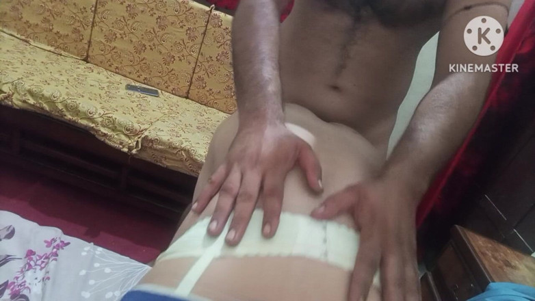 Lubnawife: Desi Beautiful Stepmom Shaving Pussy and Armpits