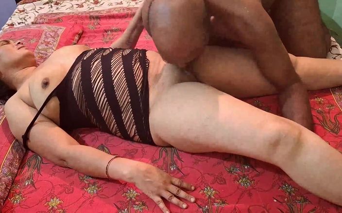 Sexy sindu: Çok ateşli yenge kocasıyla sert sikişiyor