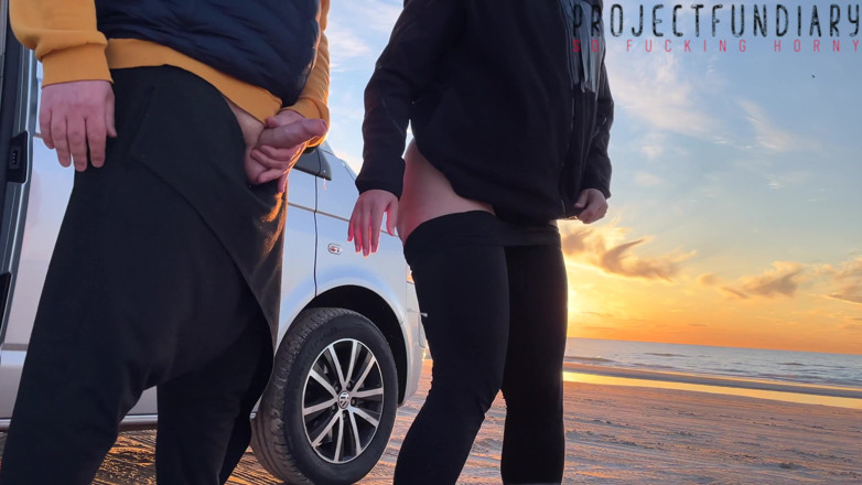 Projectsexdiary: Секс на заході сонця на пляжі в легінсах для йоги