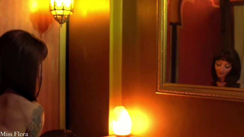 Miss Flora: Dea Starbabe और eevie Lain के साथ कामुक लेस्बियन तेल मालिश तीन लोगों वाली चुदाई