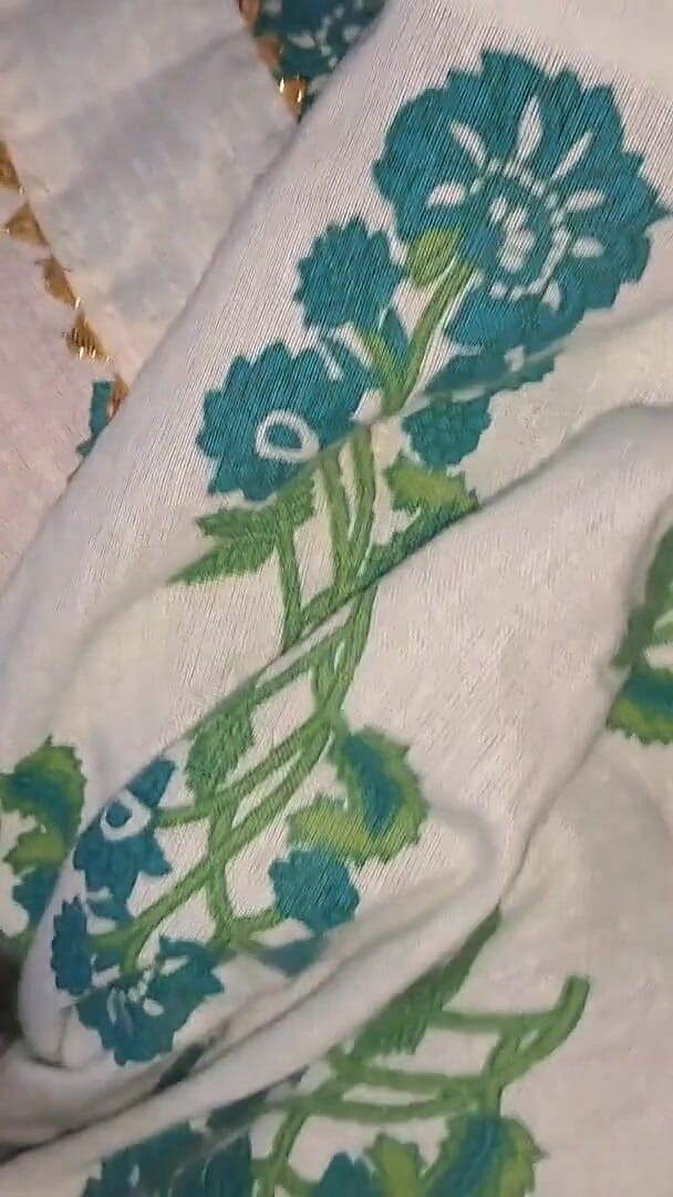 xshika: Desi fidanzata succhia un grosso cazzo fino alla sborrata in...