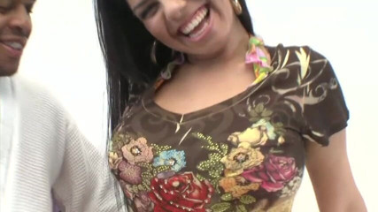 Nikky Thorne's BBC Club: Culona latina viene annerita