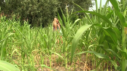 Radical Lesbian: În aer liber - porno cu curvă lesbiană