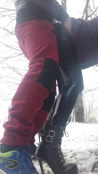 LauraOnHeels: Laura on heels, modèle 2021, vidéo de baise debout entre le...