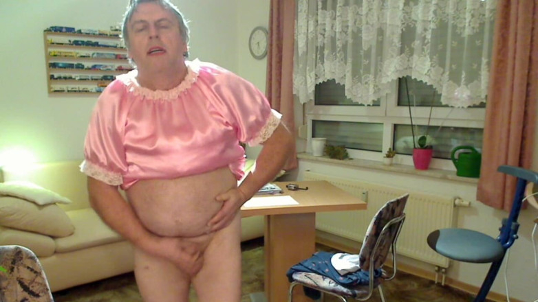 Sissy die Transhure: Sissy's self satisfaction
