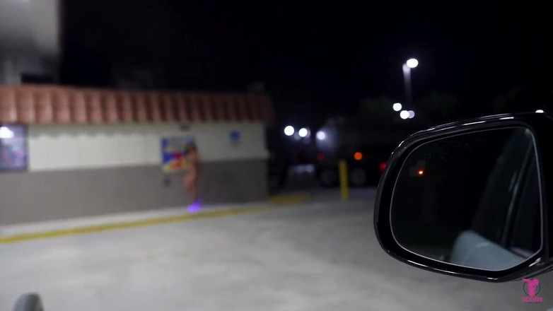 Teddy Tarantino: 백만장자 테디 타란티노가 브로워드 주유소에서 따먹히는 라틴계 스트리퍼 Kiki Klout