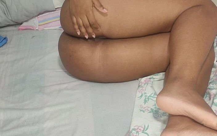 Brunnete Sofi: Meu padrasto louco está obcecado em foder minha bunda