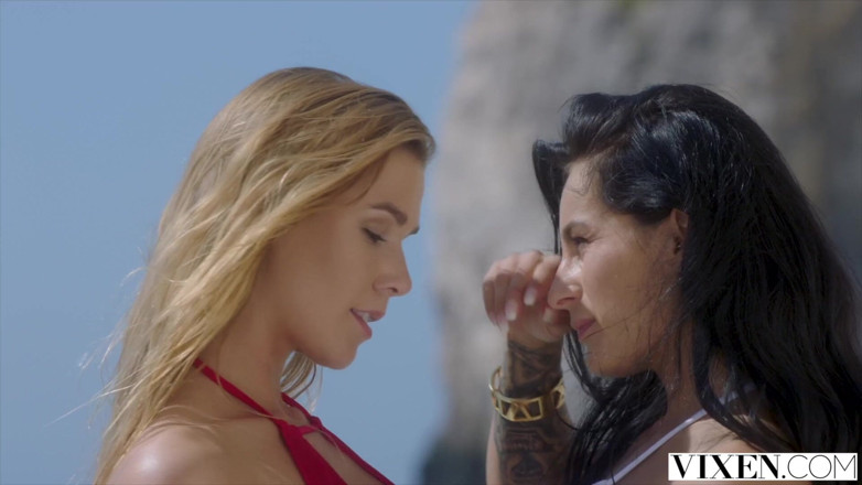 Vixen: VIXEN- Deux meilleures amies se lâchent en vacances