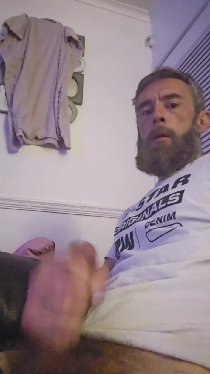 Smoking stoker: Grote lul trekt af