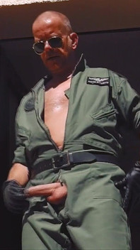 Xl Cumshots of a Pilot 4