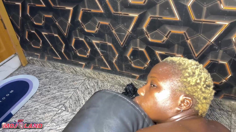 Mojoland: Sexo com minha melhor amiga