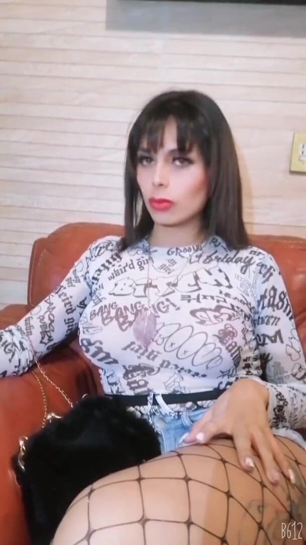 Barbietransxxxx: Transsexuală cu față model penetrată anal acasă