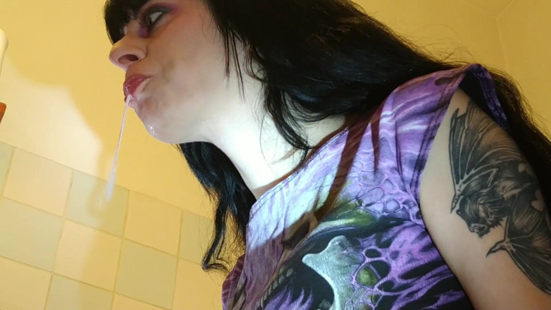 Beth Kinky: Periuță de dinți după o muie bună