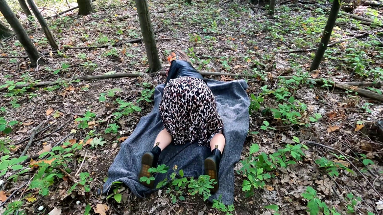 German Fuck Girls: Too Crass! Mona First Time Fucked Outdoors!