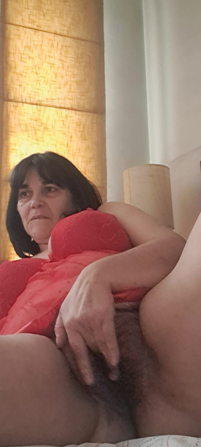 Mommy big hairy pussy: Stepmother in Sexy Red Video Camera