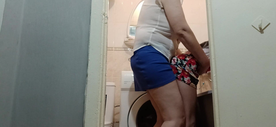 Lesbian-candys: Tôi đang lừa dối chồng tôi với chị kế đồng tính nữ...