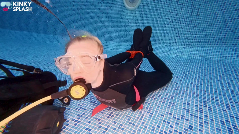 UKCuteGirl Lucy Lauren: Hogtied &amp; Breathless: Underwater Scuba Tease