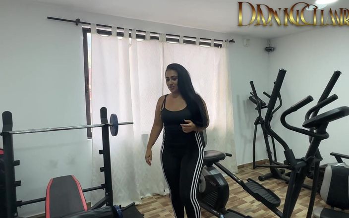 DaniClark: Techniker fickt einen Sportler im Fitnessstudio