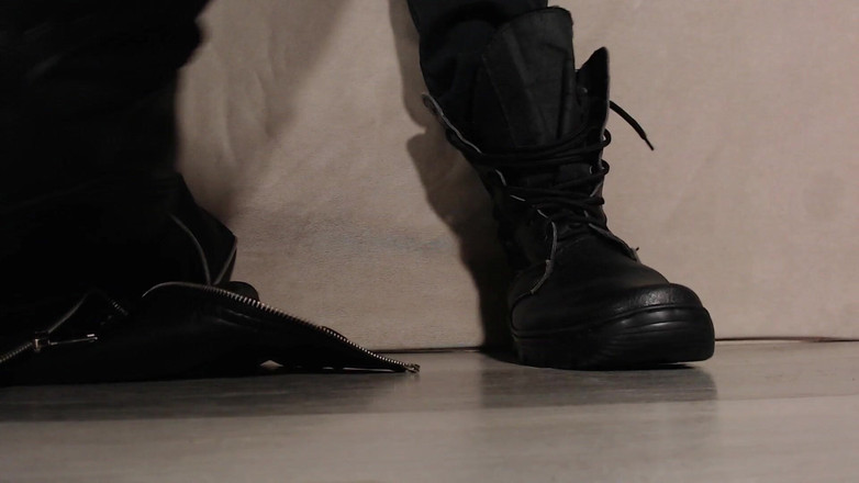 Hunky time: Alpha Zog Seine Ausrüstung Aus