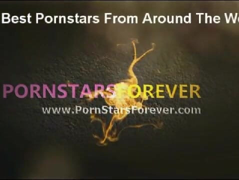 Pornstars Forever: La milf bionda con tette finte viene scopata appassionatamente