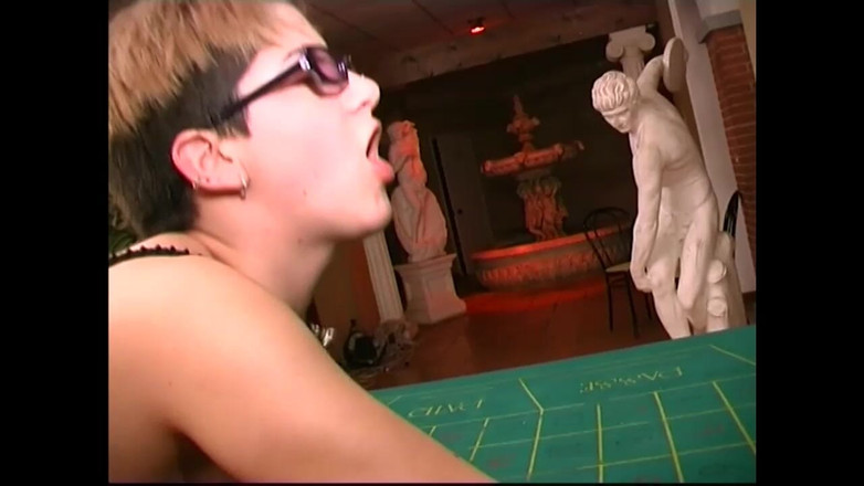 NASTY AMATEUR - Pornstar for a day: Dům pokušení