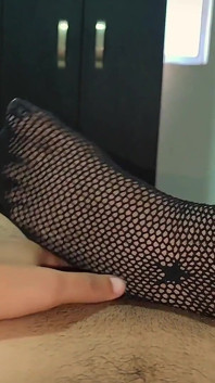 Stepsister in Pantyhose Does Footjob