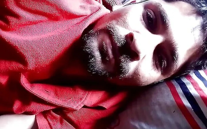 Gangbang straight: Very Beautiful 25 Years Old Piss Tribute to Sunny Leone