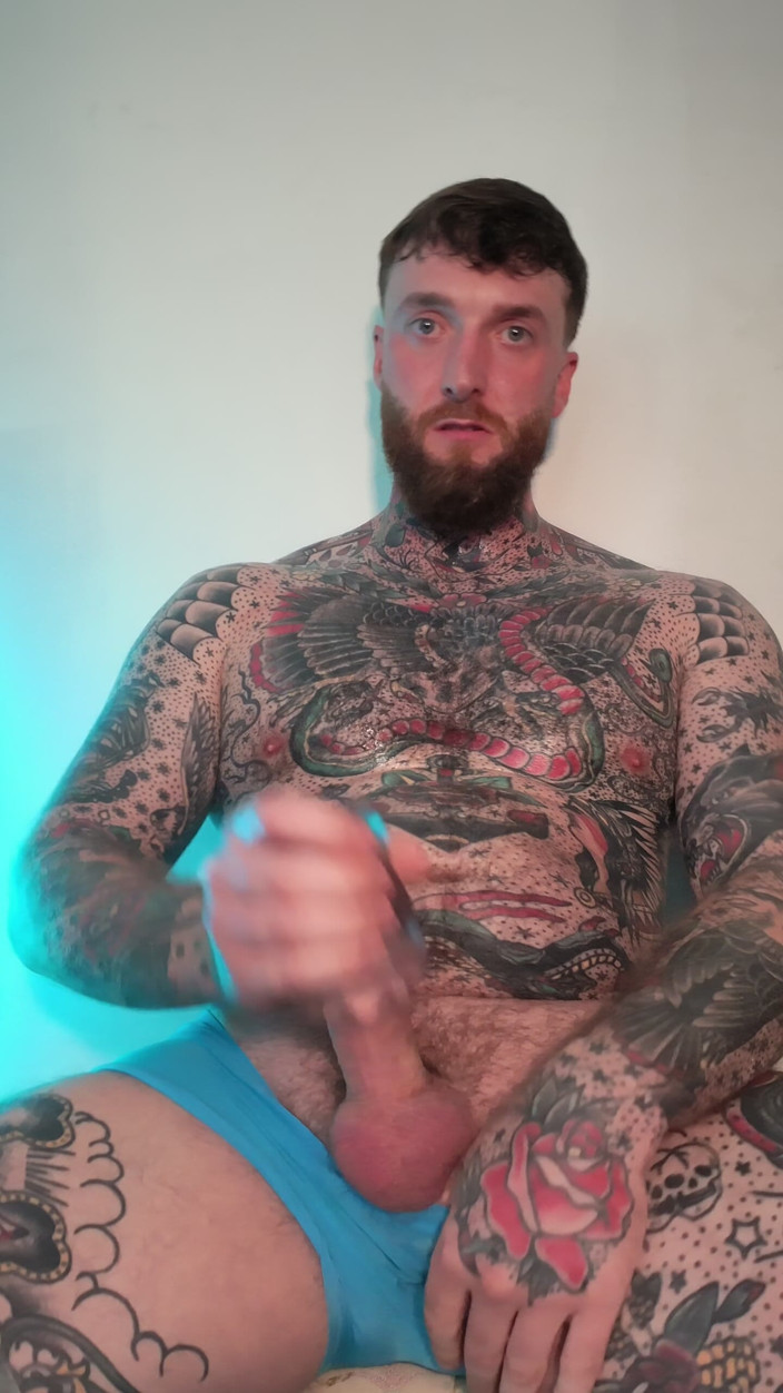 Tattooed Dom: Adorazione del dominatore tatuato e sborrata pov