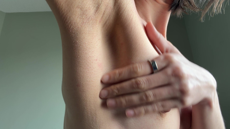 Ms_Emmy_Lynn: Close-up Hollow Shaved Armpits with Small Tits