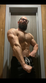 Sit and Watch at My Pumped Body