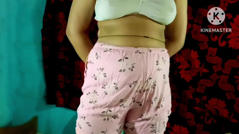 Priya2003: Pacar tetanggaku ngentot aku gaya doggy.