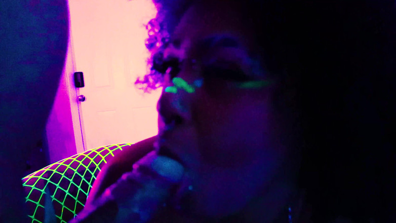 Smash Thots Films: Bondage, Neko Little Bleu J prend des backshots comme un...